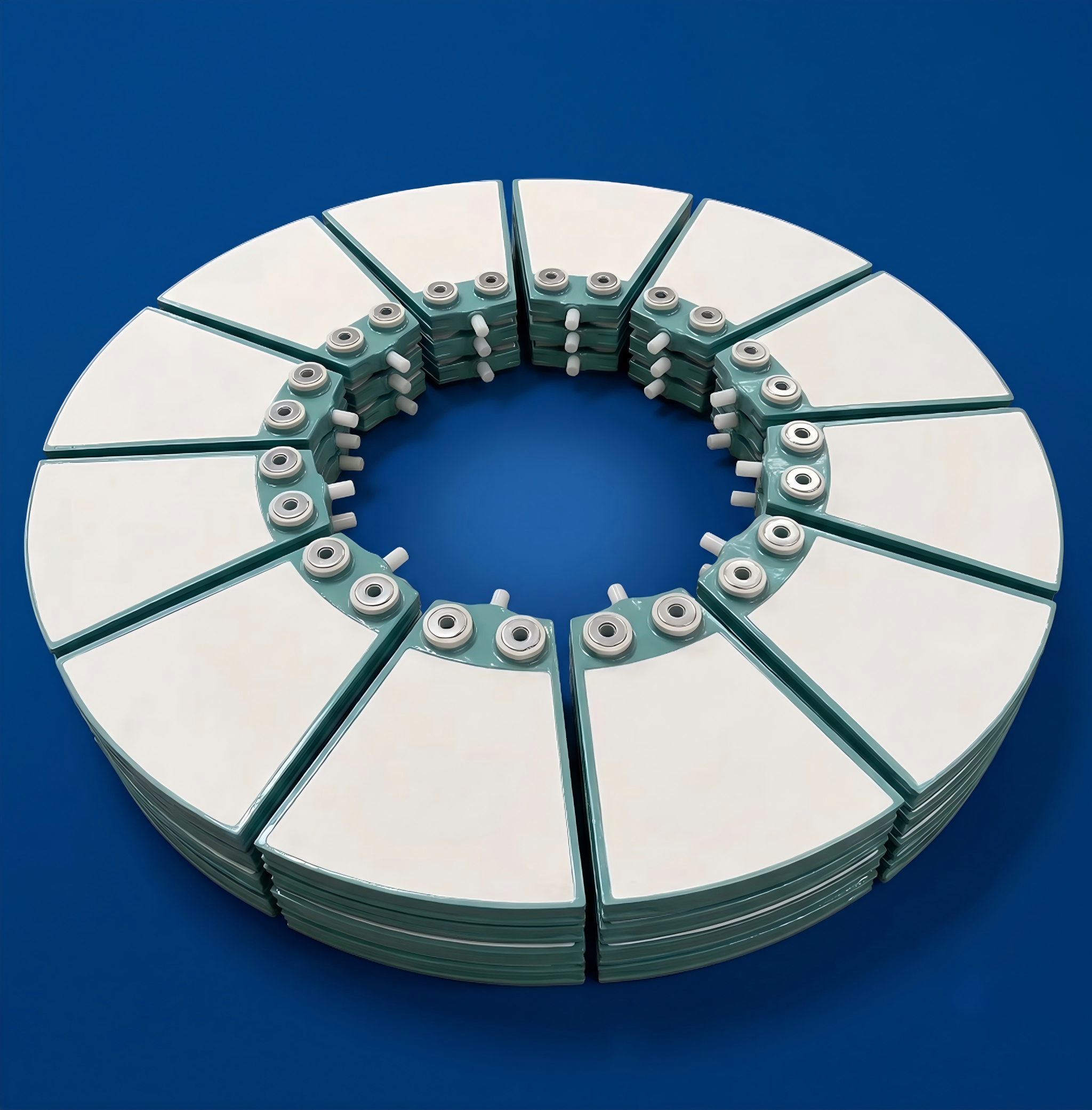 Ceramic filter disc segments for mineral processing applications